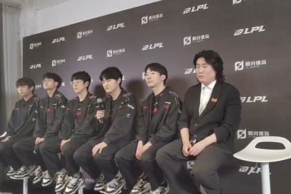 啊这？JDG教练回应关键局选梅尔下路：选错了，该选加里奥的