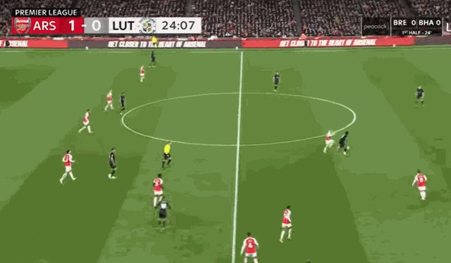 1712178841583040752.gif 史密斯罗策动进攻.gif